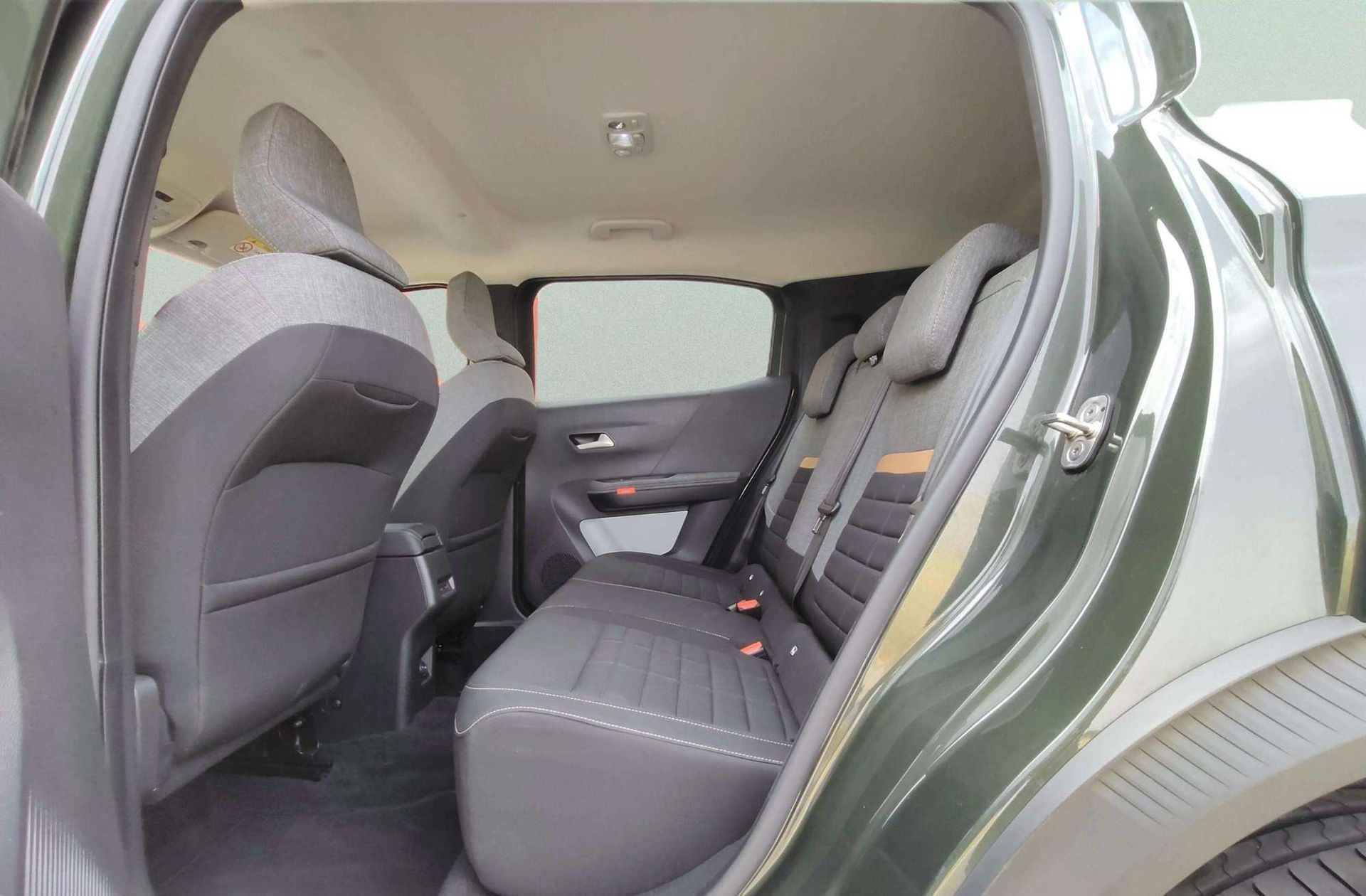 Citroën C3 Aircross Hybrid 145 Plus e-DCS6 - foto 11