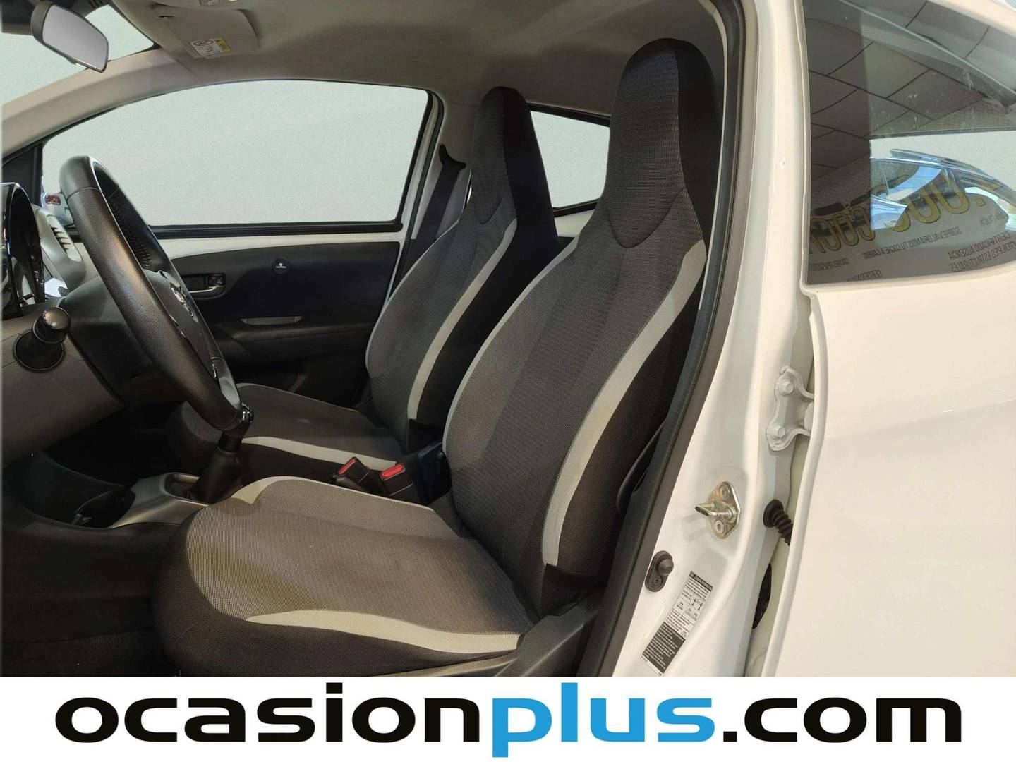 Foto asientos delanteros Toyota Aygo Toyota Aygo 1.0 70 x-play (72 CV)