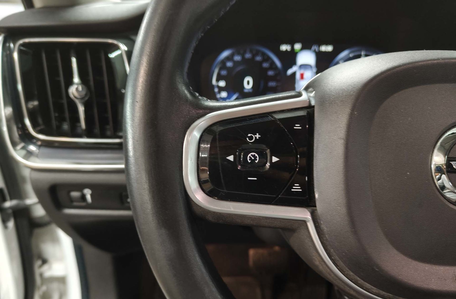 Volvo V60 D4 AWD - foto 29