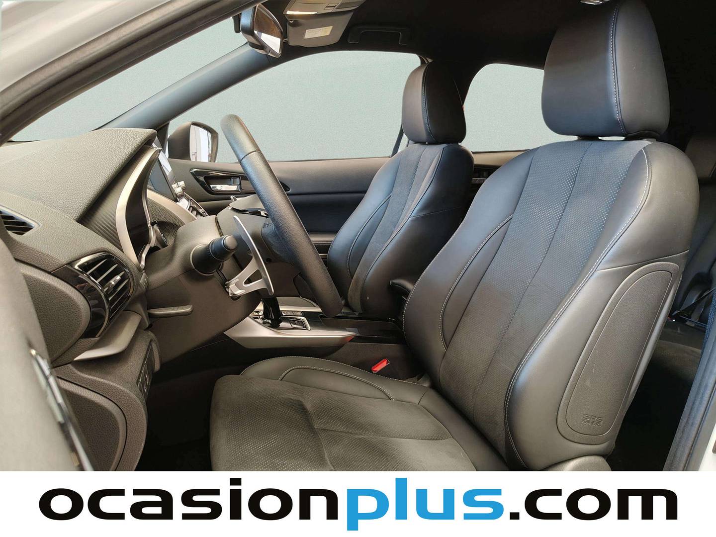 Foto asientos delanteros Mitsubishi Eclipse Cross Mitsubishi Eclipse Cross 2.4 PHEV Kaiteki 4WD Auto (188 CV)