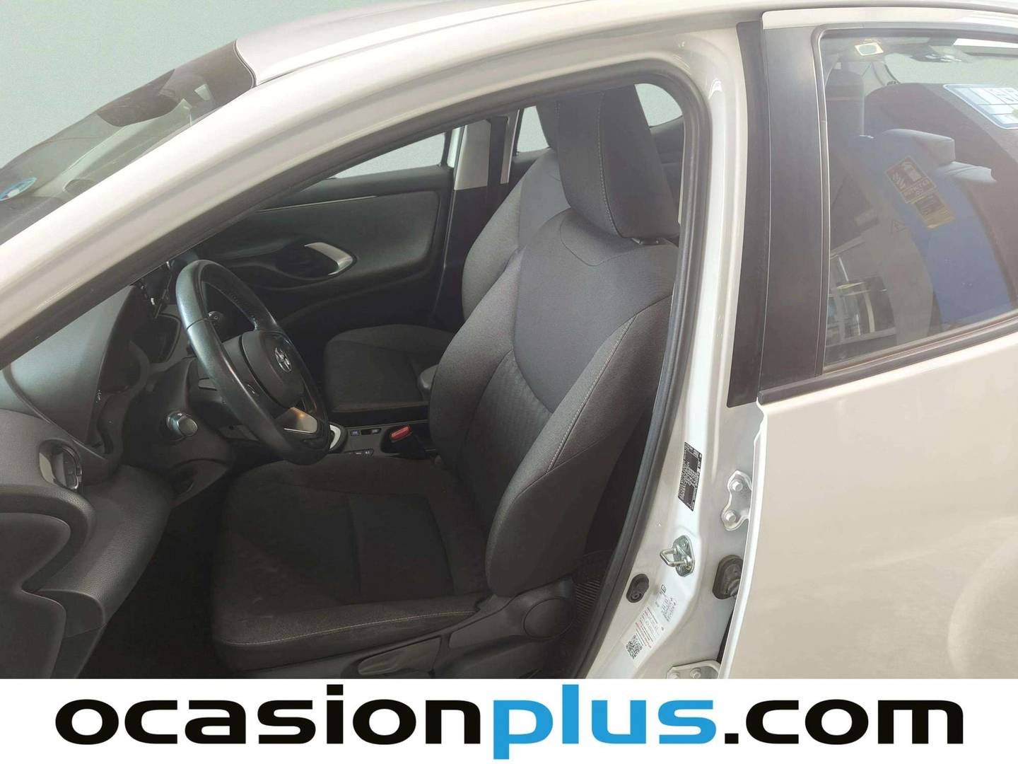 Foto asientos delanteros Toyota Yaris Toyota Yaris 120H Business Plus (116 CV)