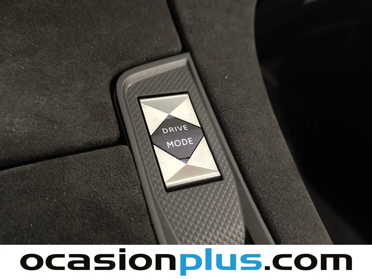 Foto DS DS 7 Crossback DS DS7 Crossback E-Tense 300 Performance Line 4WD Auto (300 CV)