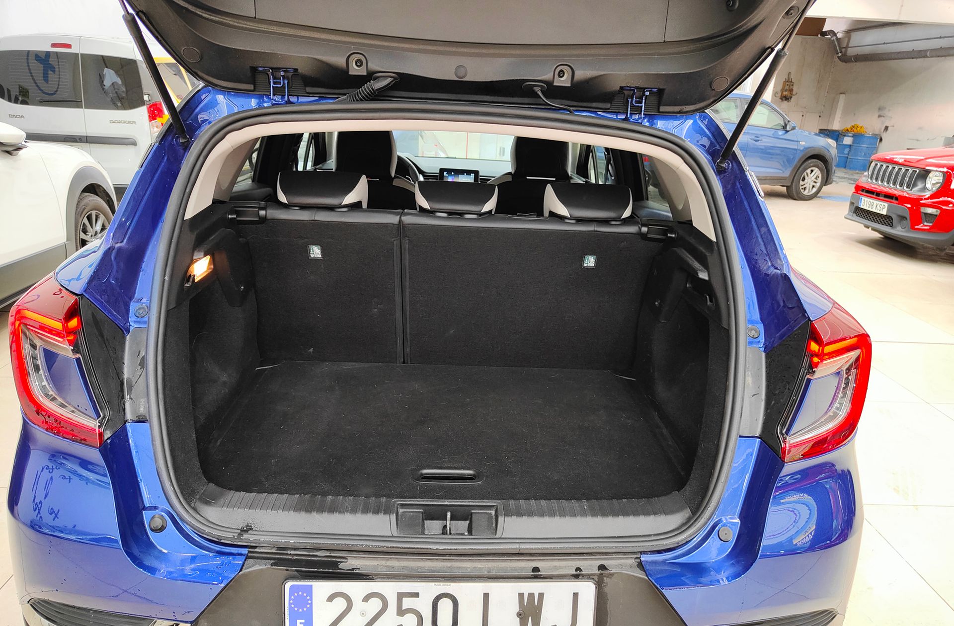 Renault Captur Zen TCe Micro Híbrido EDC GPF - foto 16