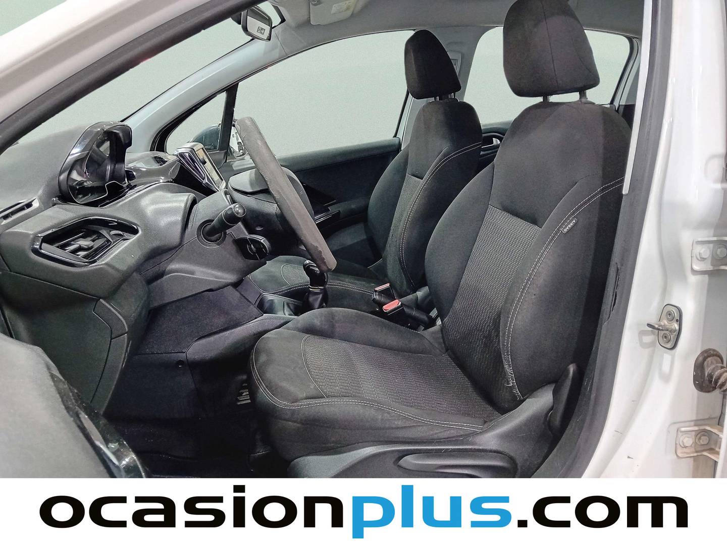Foto asientos delanteros Peugeot 208 Peugeot 208 1.6 BlueHDI Active (75 CV)