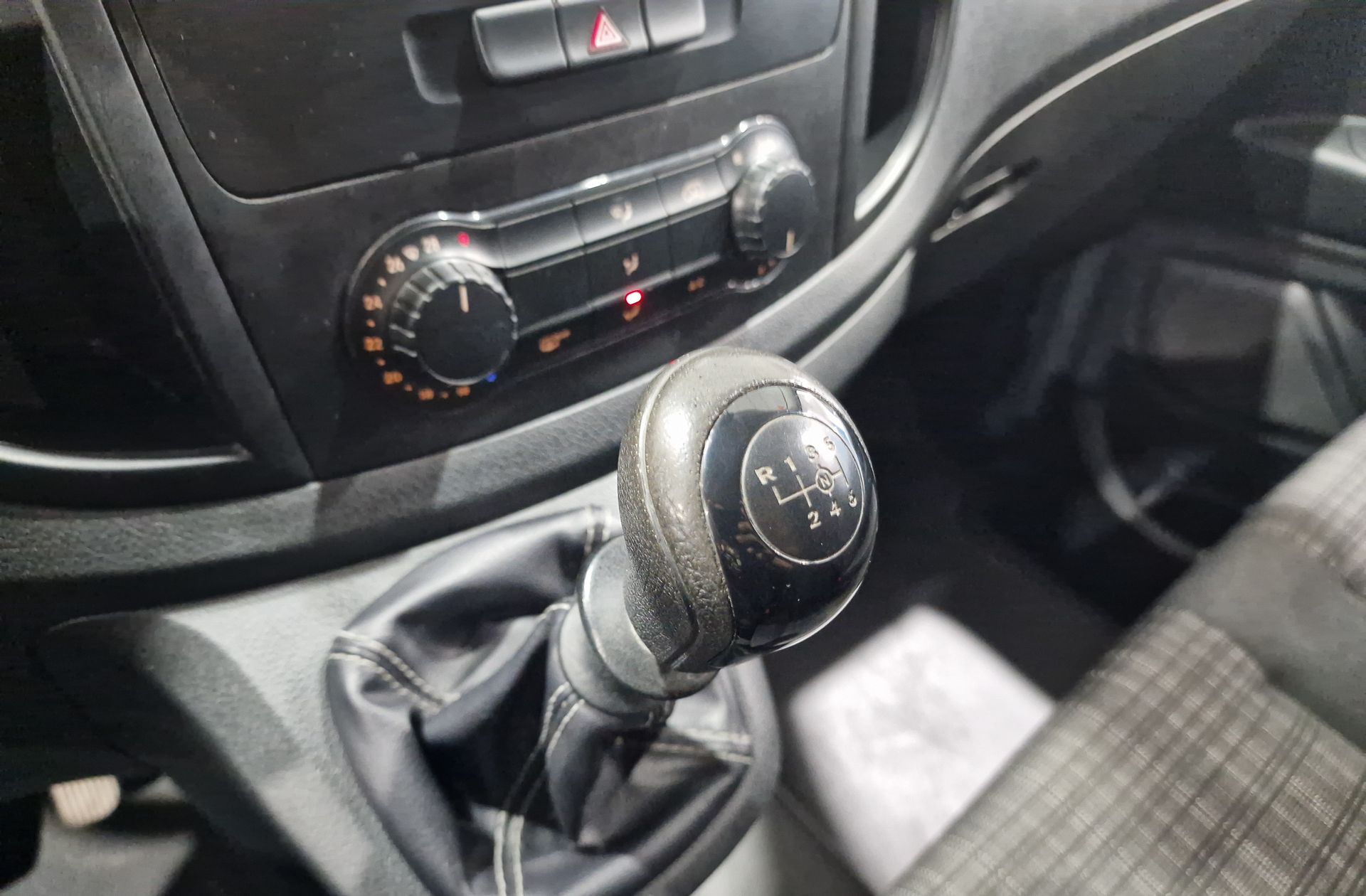 Mercedes-Benz Vito Mixto 111 CDI Larga - foto 5