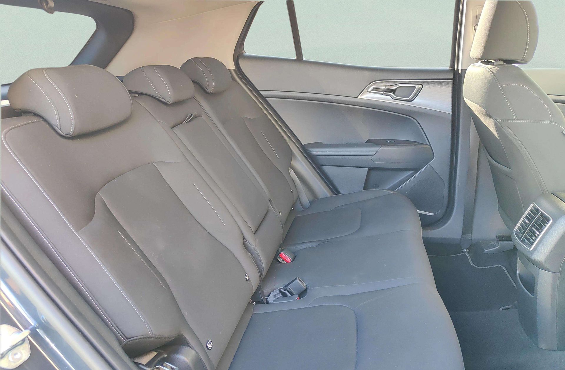 Kia Sportage 1.6 T-GDi Concept 4x2 - foto 18