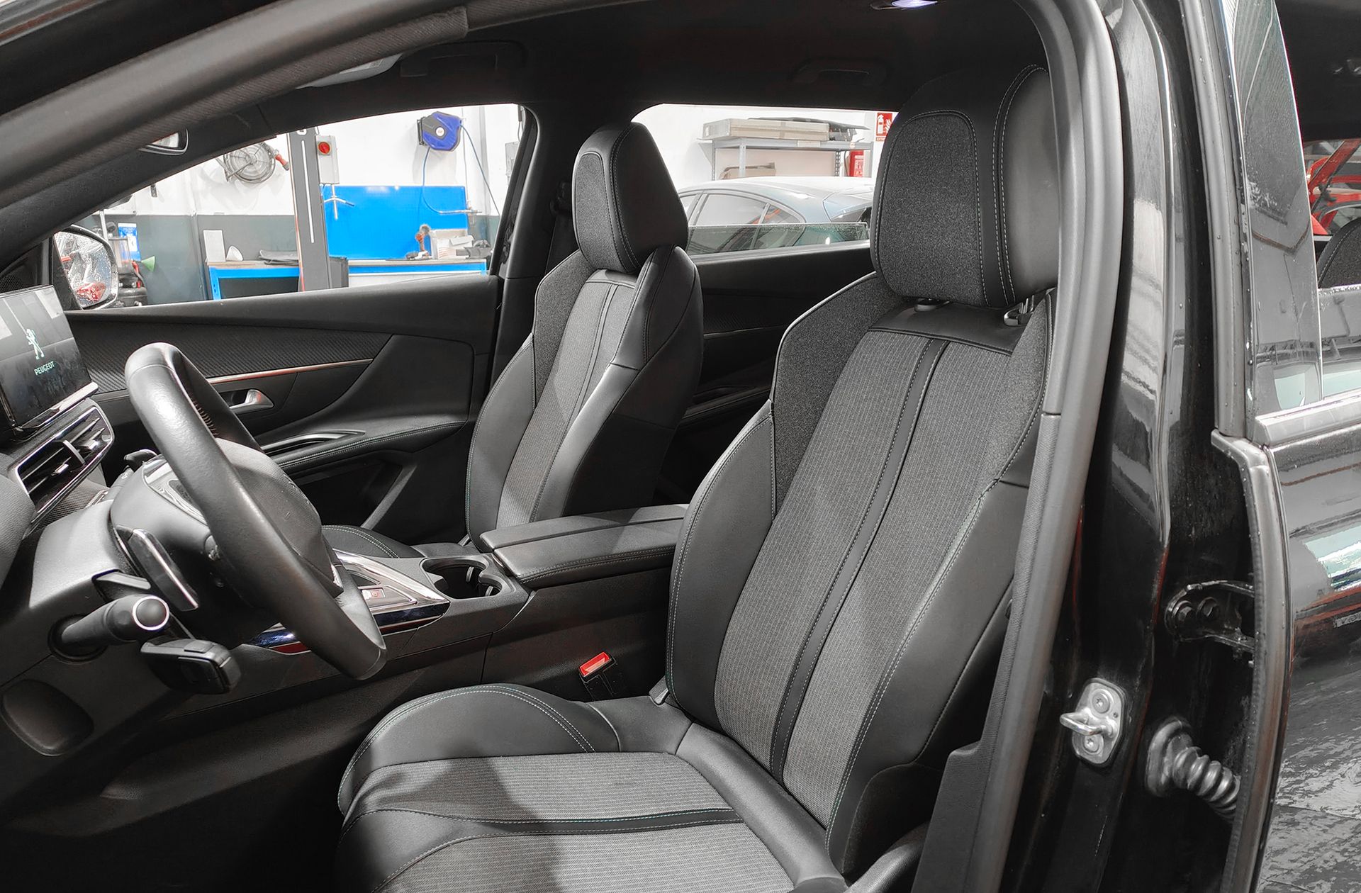 Peugeot 5008 1.2 Allure Pack eDCS6 7 plazas - foto 12