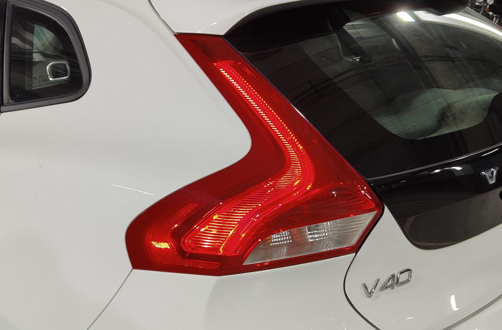 Volvo V40 T2 Momentum - foto 19