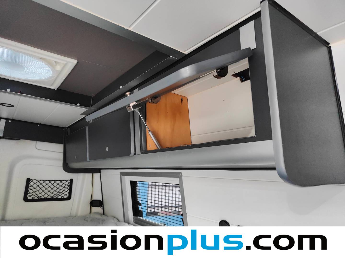 Foto Iveco Daily Iveco Daily 2.3 TD 35S 16 3520/H2 (156 CV) Camperizada