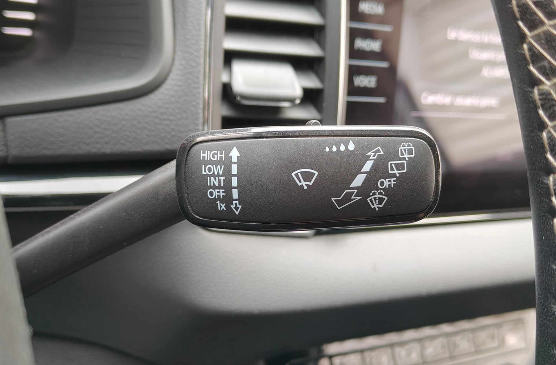 Škoda Karoq 1.5 TSI ACT Sportline - foto 29