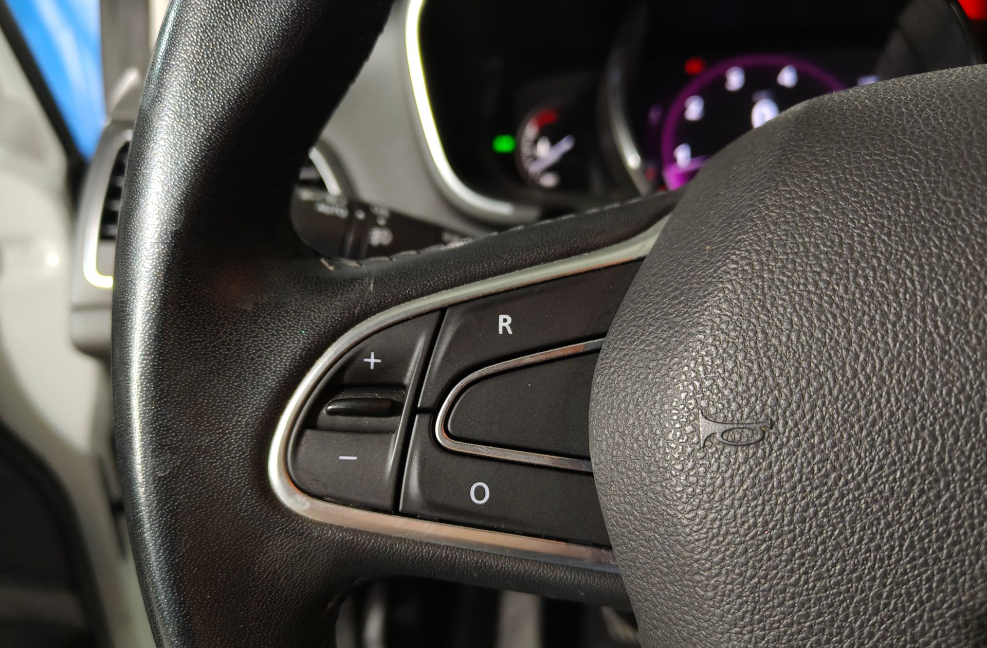 Renault Mégane Limited TCe GPF - foto 24