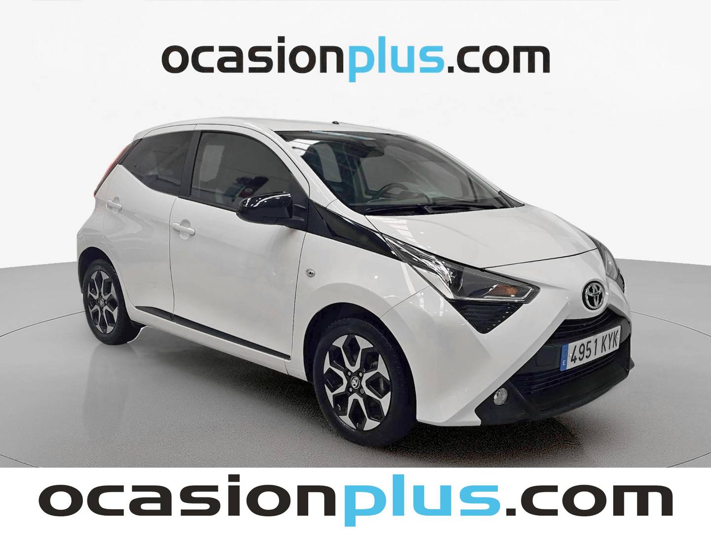 Foto delantera Toyota Aygo Toyota Aygo 1.0 70 x-play (72 CV) derecha