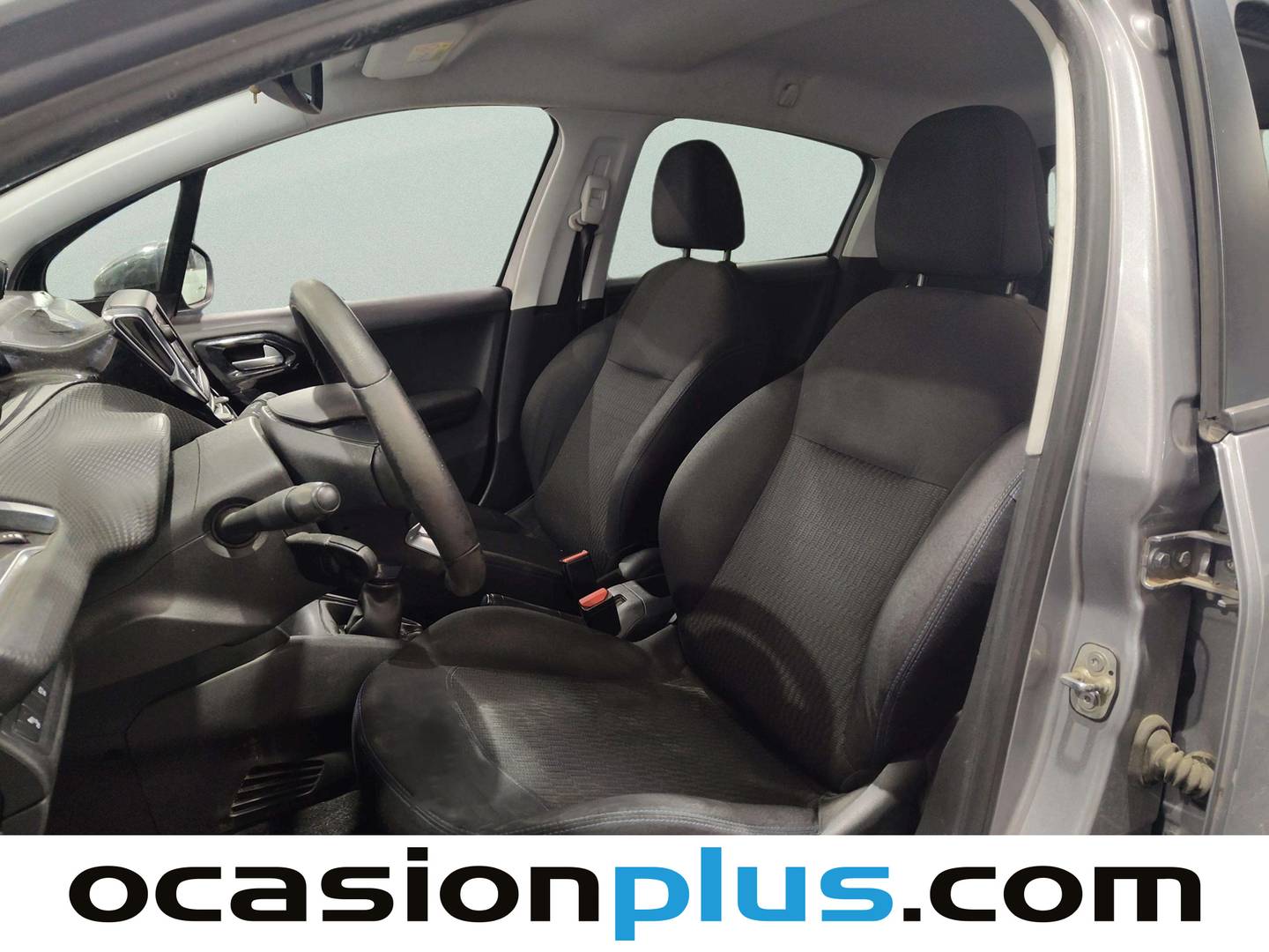 Foto asientos delanteros Peugeot 208 Peugeot 208 BlueHDi 100 S&S Signature (99 CV)