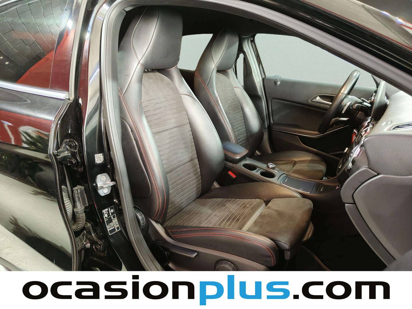 Foto Mercedes GLA Mercedes-Benz GLA 200 d (136 CV) Pack AMG