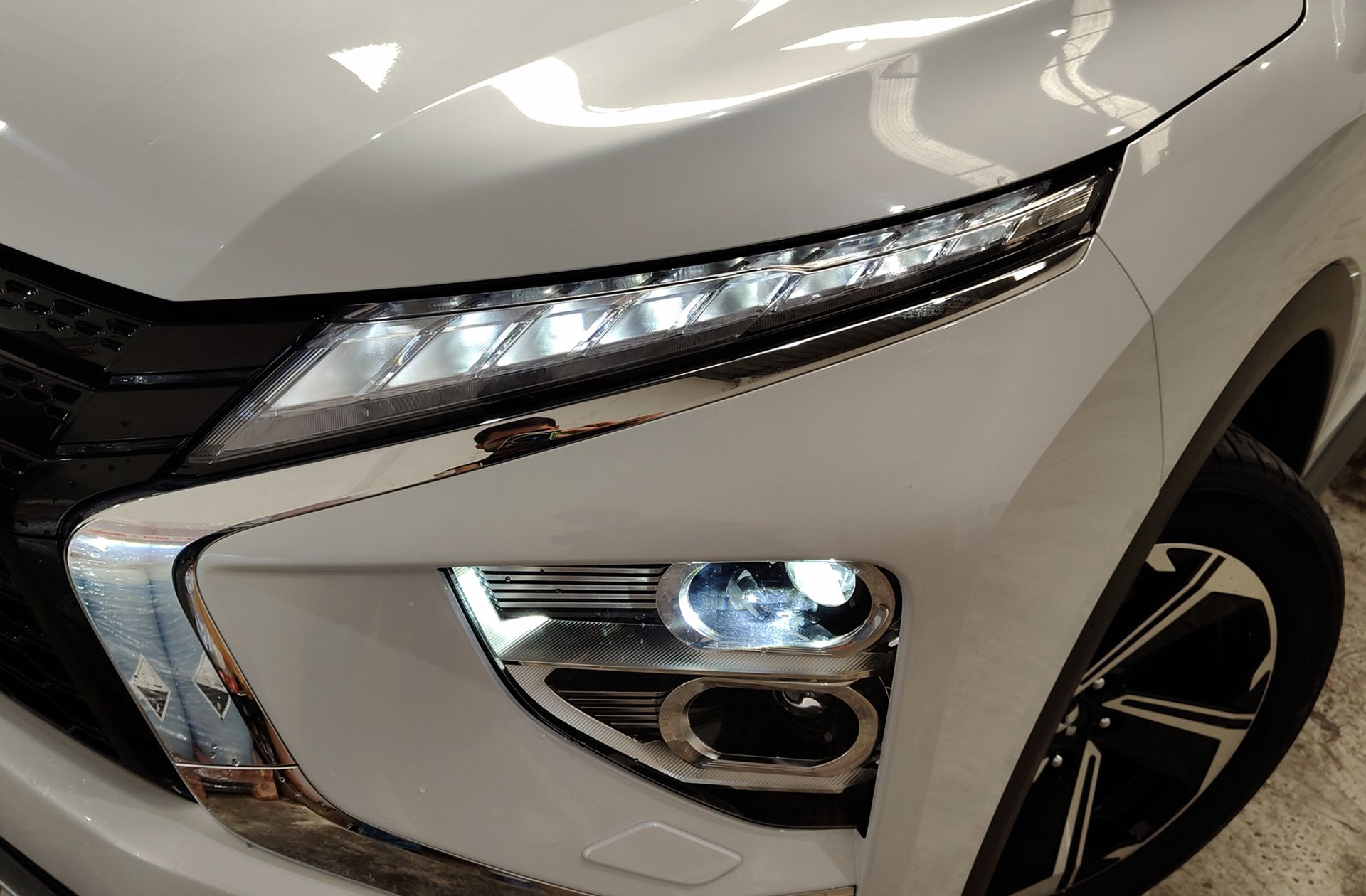 Mitsubishi Eclipse Cross 2.4 PHEV Kaiteki 4WD - foto 14