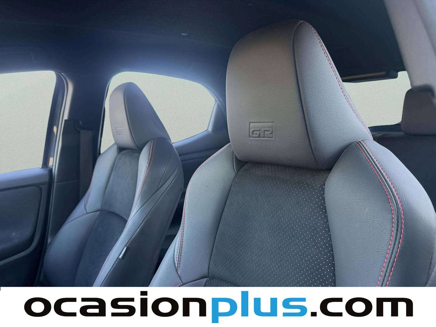 Extras y acabados del Toyota Yaris Toyota Yaris 130H GR Sport Plus (130 CV)