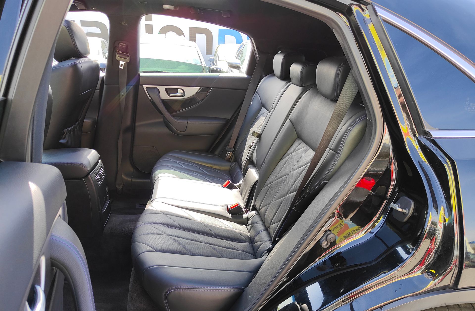 Infiniti QX70 3.0 D S Premium - foto 13