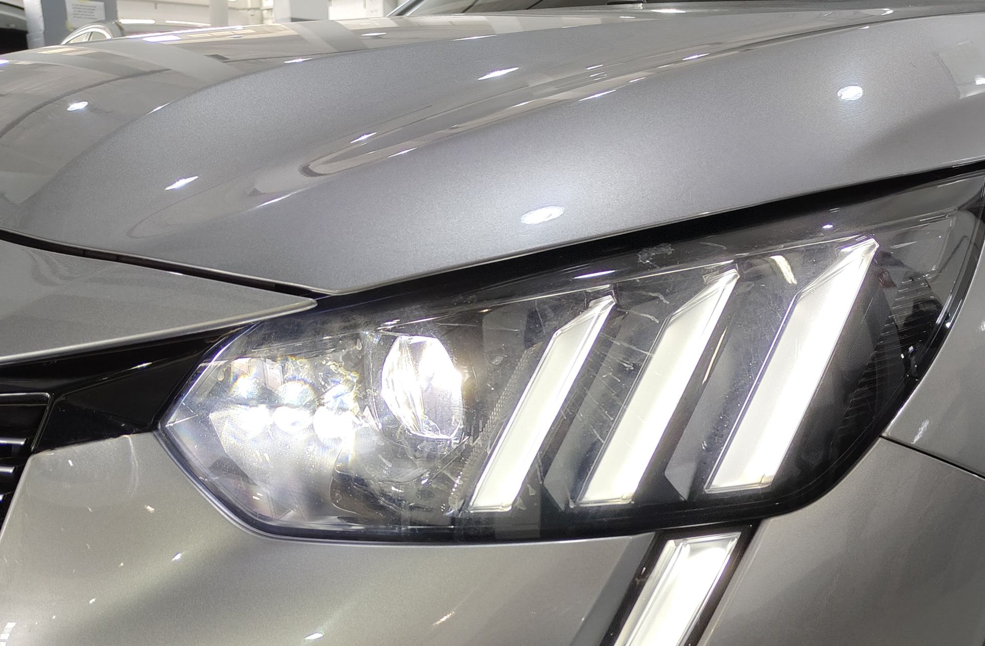 Peugeot 208 PureTech 100 GT - foto 15