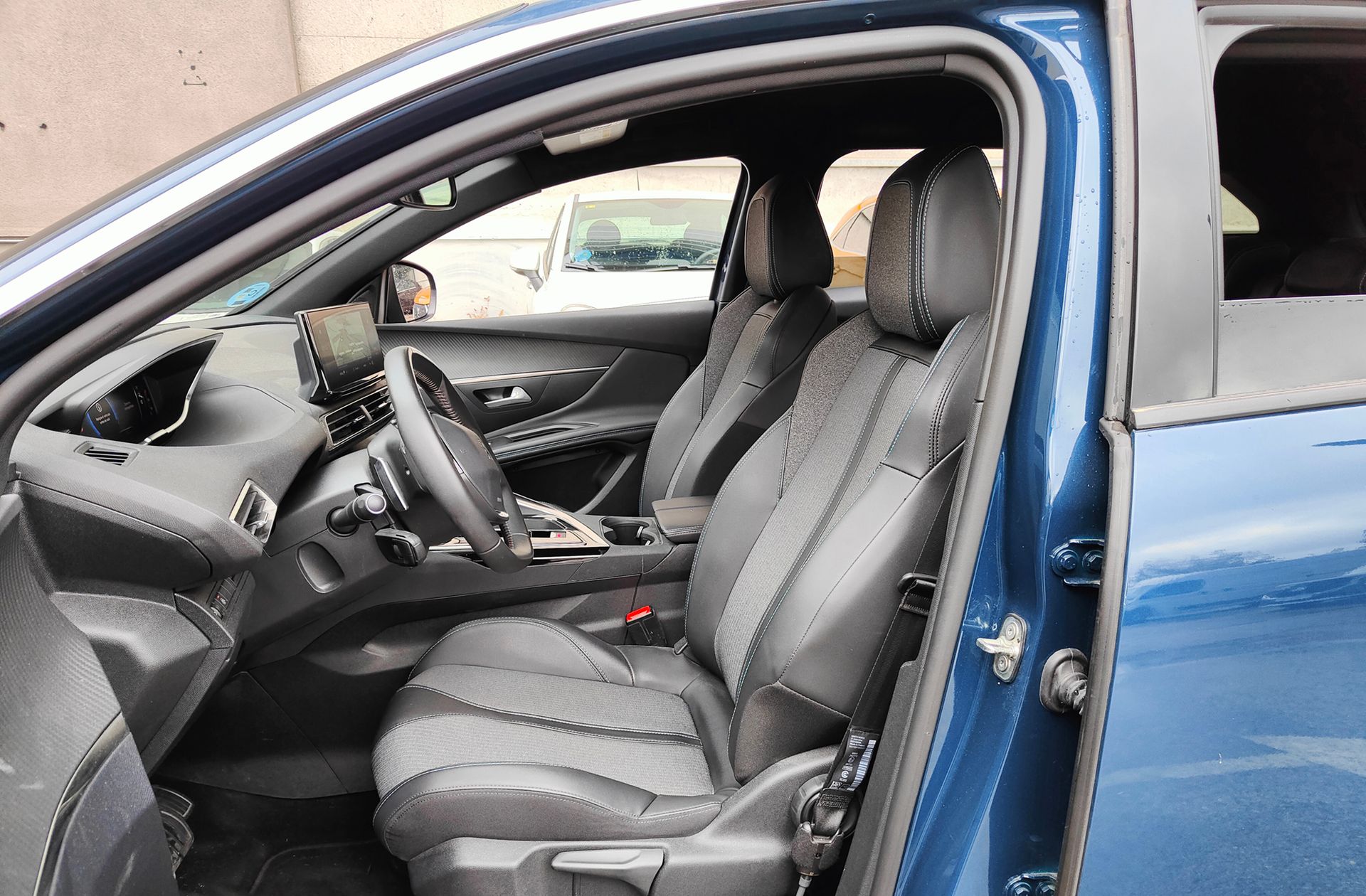 Peugeot 3008 BlueHDi 130 Allure Pack EAT8 - foto 11