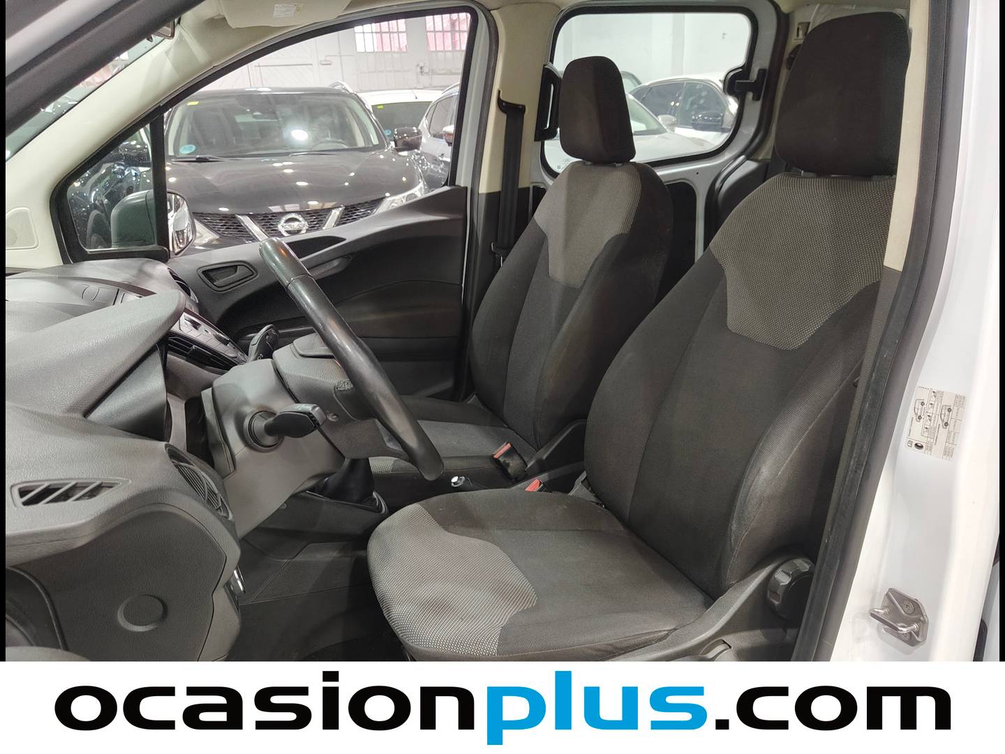 Foto asientos delanteros Ford Tourneo Courier Ford Tourneo Courier 1.6 TDCi Trend  (95 CV)