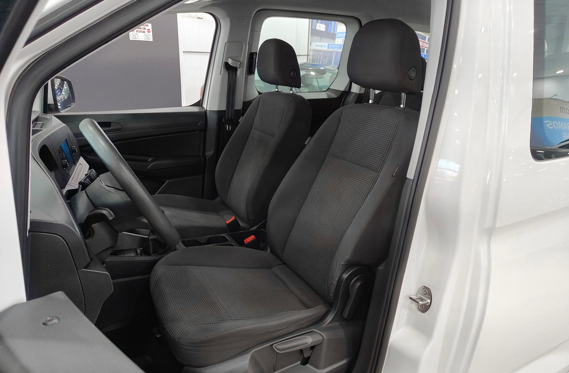 Volkswagen Caddy 2.0 TDI - foto 9