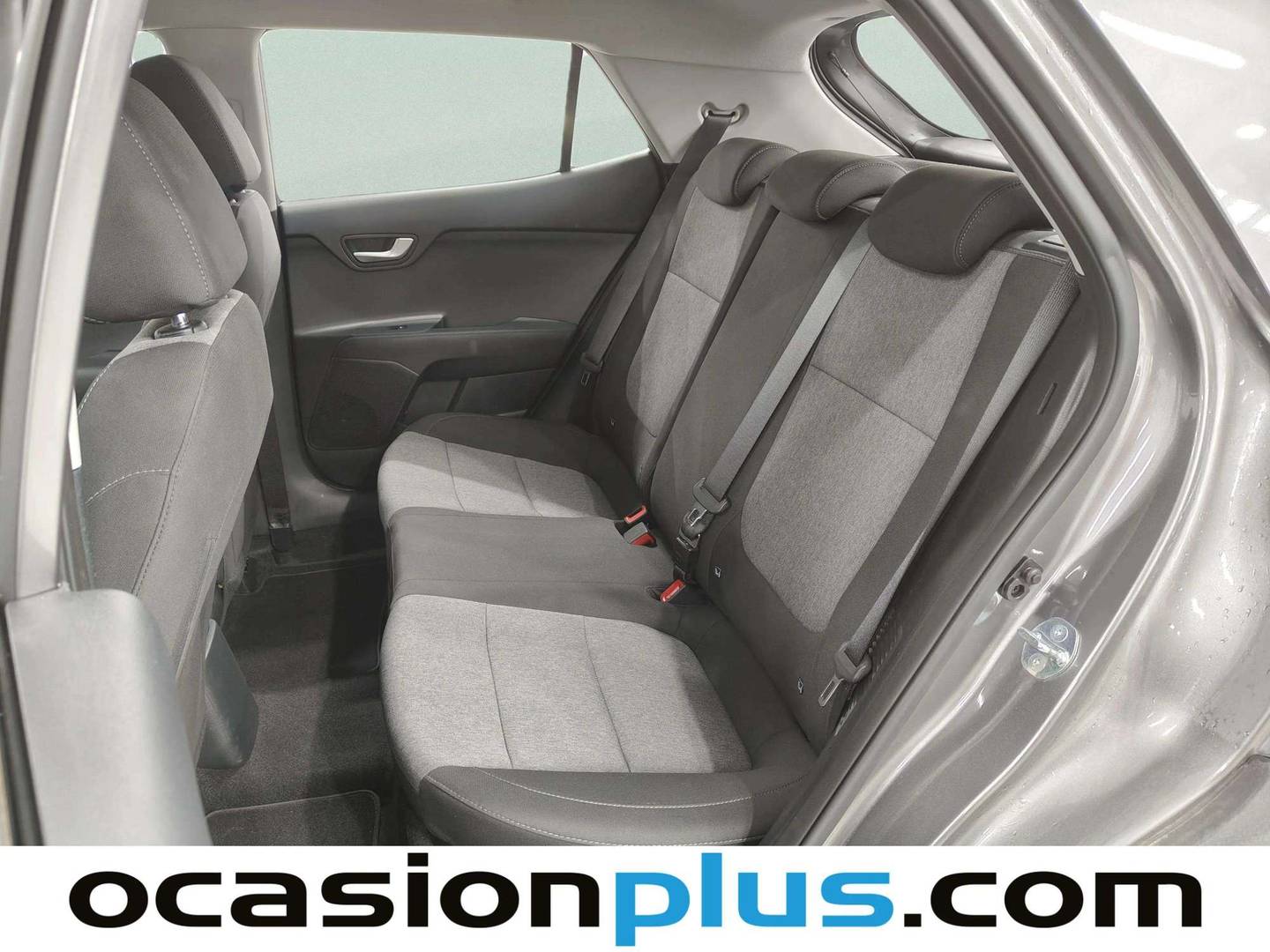 Foto asientos traseros KIA Stonic KIA Stonic 1.0 T-GDi MHEV MT Concept (100 CV)