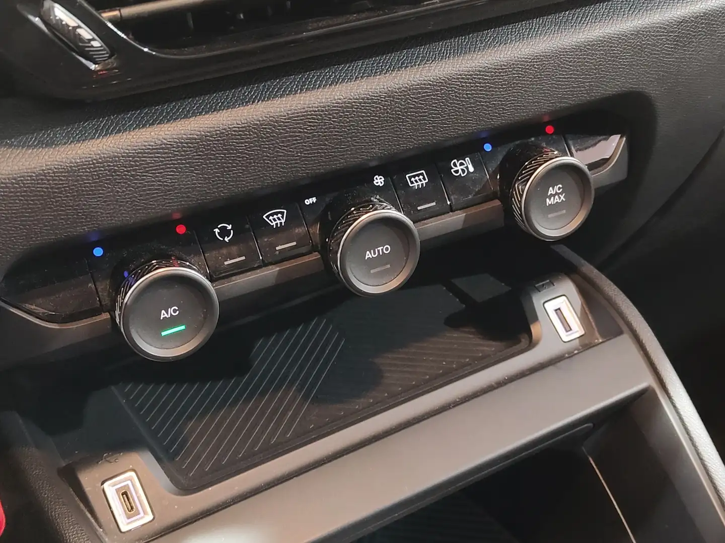 Foto Citroën C4 Citroen C4 PureTech 130 S&S 6v Feel Pack (130 CV)