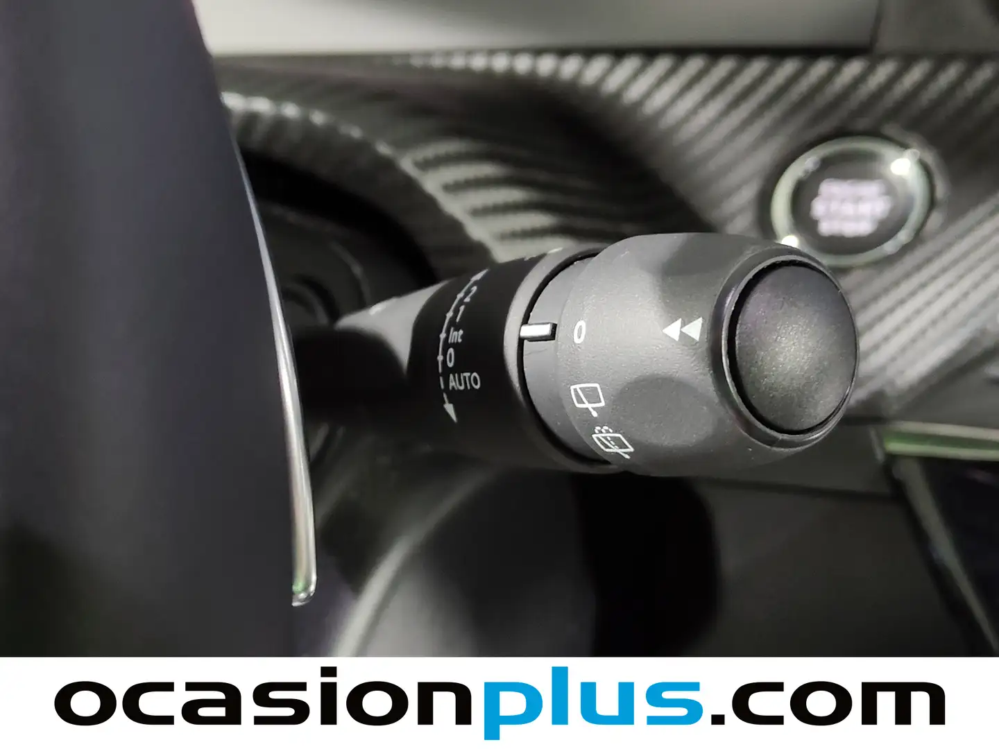 Foto Peugeot 2008 Peugeot 2008 Allure Hybrid eDCS6 (136 CV)