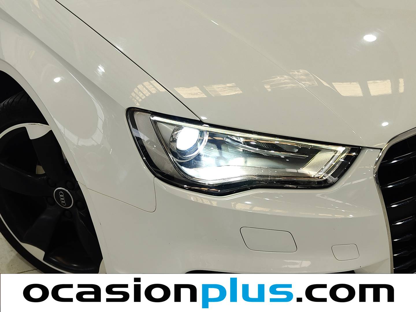 Equipamiento del Audi A3 Audi A3 Sedan S line edition 1.6 TDI clean diesel  (110 CV)
