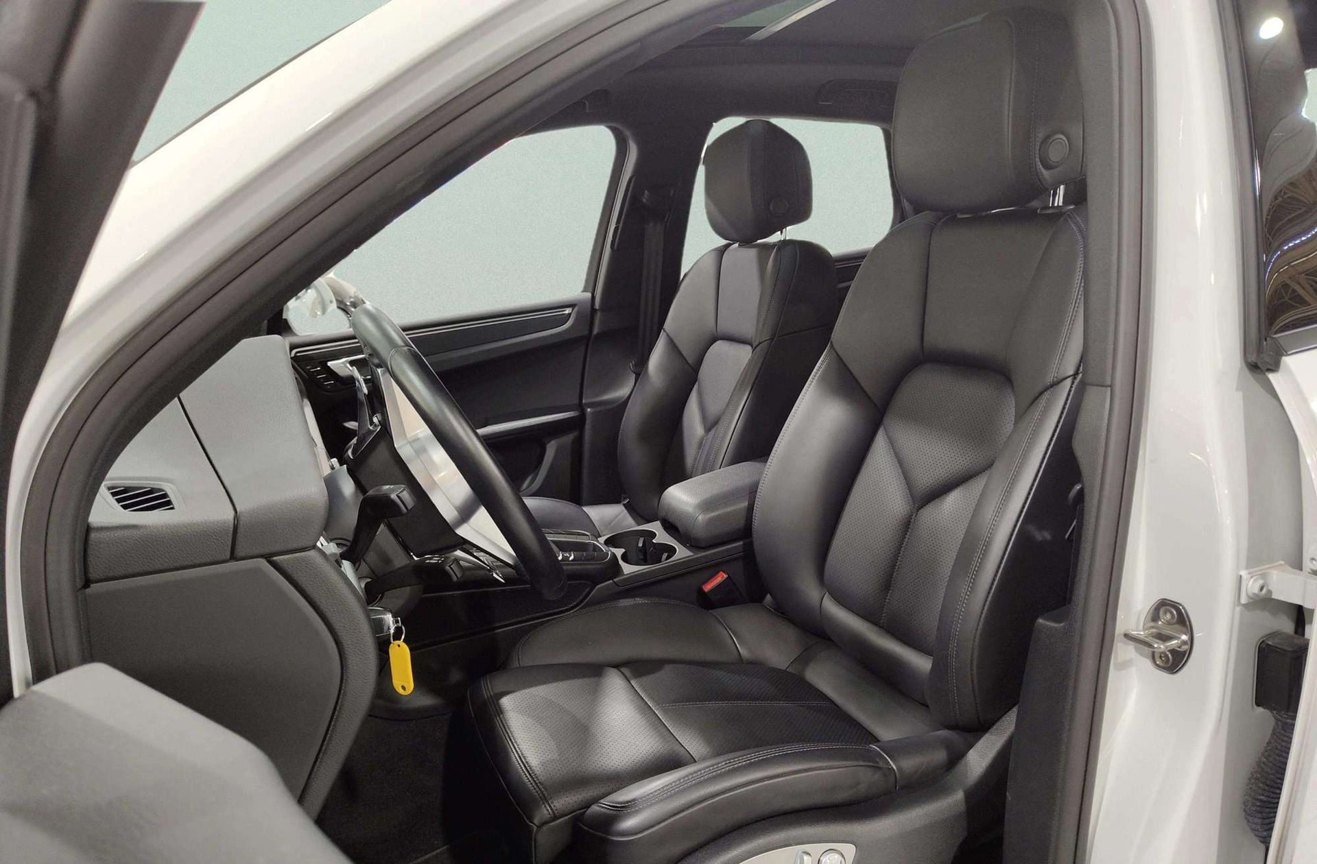 Porsche Macan - foto 16