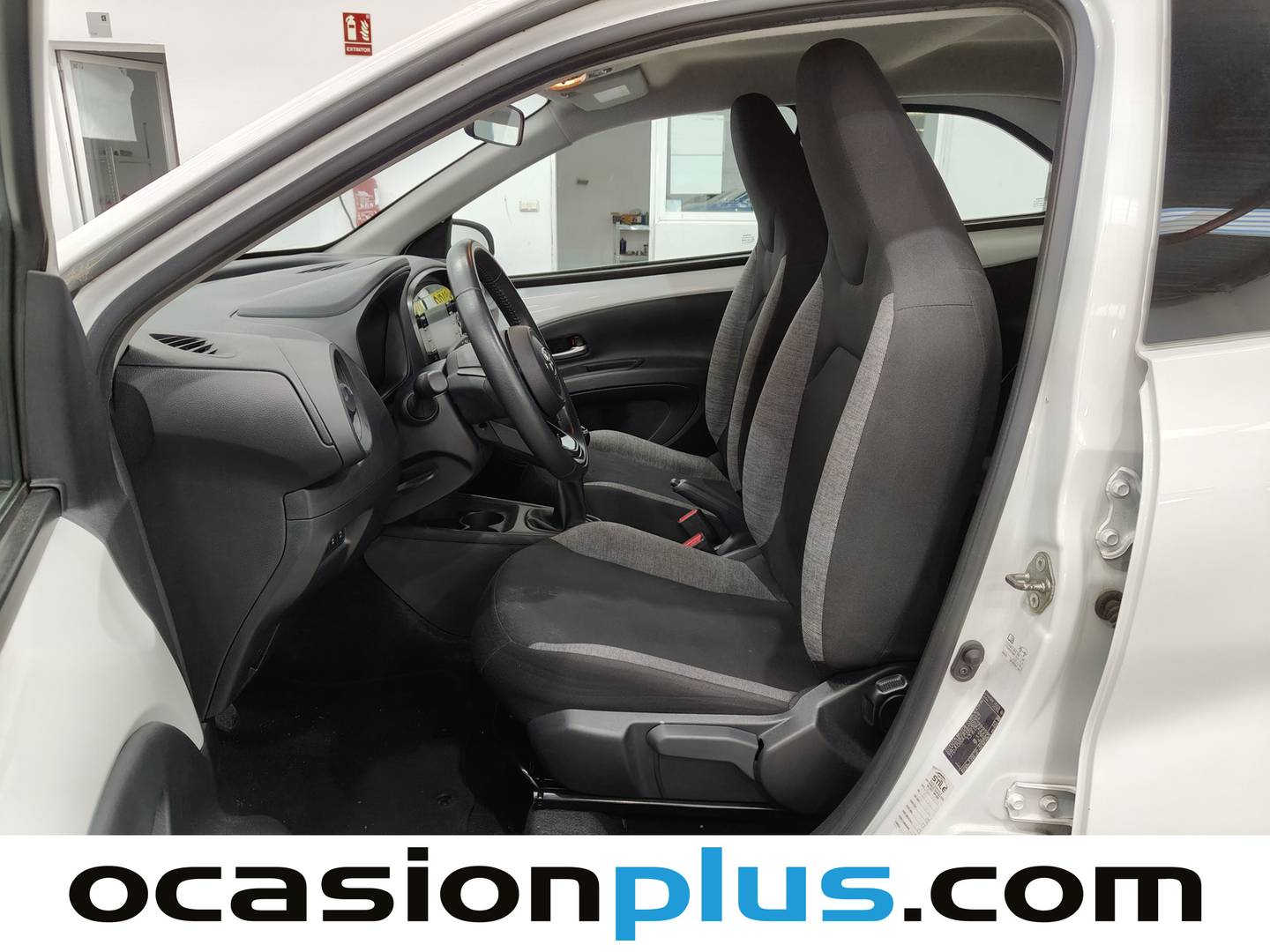 Foto asientos delanteros Toyota Aygo X Cross Toyota Aygo X Cross 1.0 VVT-I Play (72 CV)