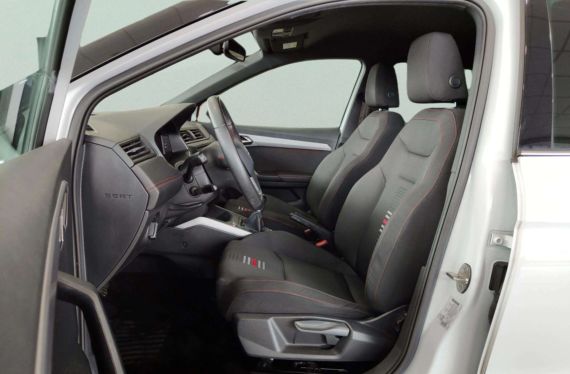 SEAT Arona 1.0 TSI Ecomotive FR Edition - foto 15