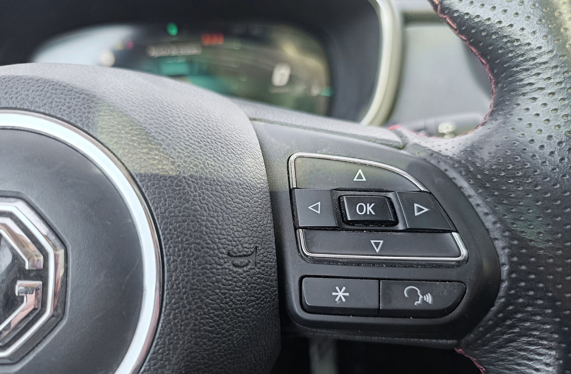 MG EHS 1.5 T-GDi PHEV Luxury - foto 32