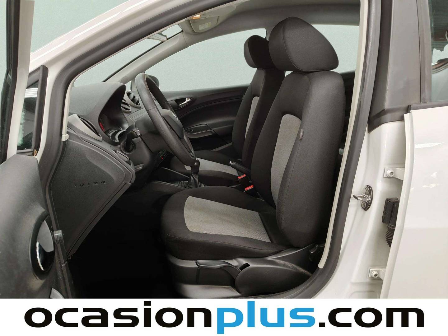 Foto asientos delanteros Seat Ibiza SEAT Ibiza 1.2 TSI Reference Plus Limited (90 CV)