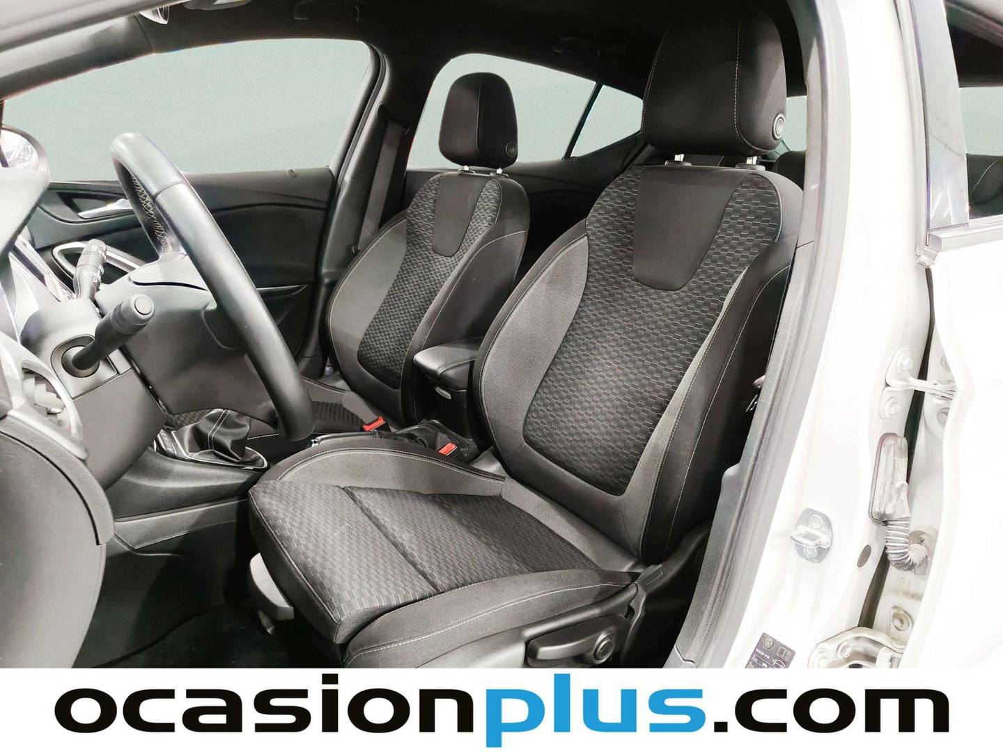 Foto asientos delanteros Opel Astra Opel Astra 1.2 Turbo SHL GS Line (110 CV)