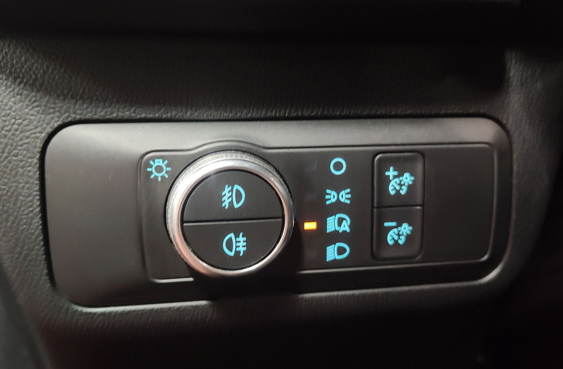 Ford Kuga 1.5 EcoBlue ST-Line - foto 25