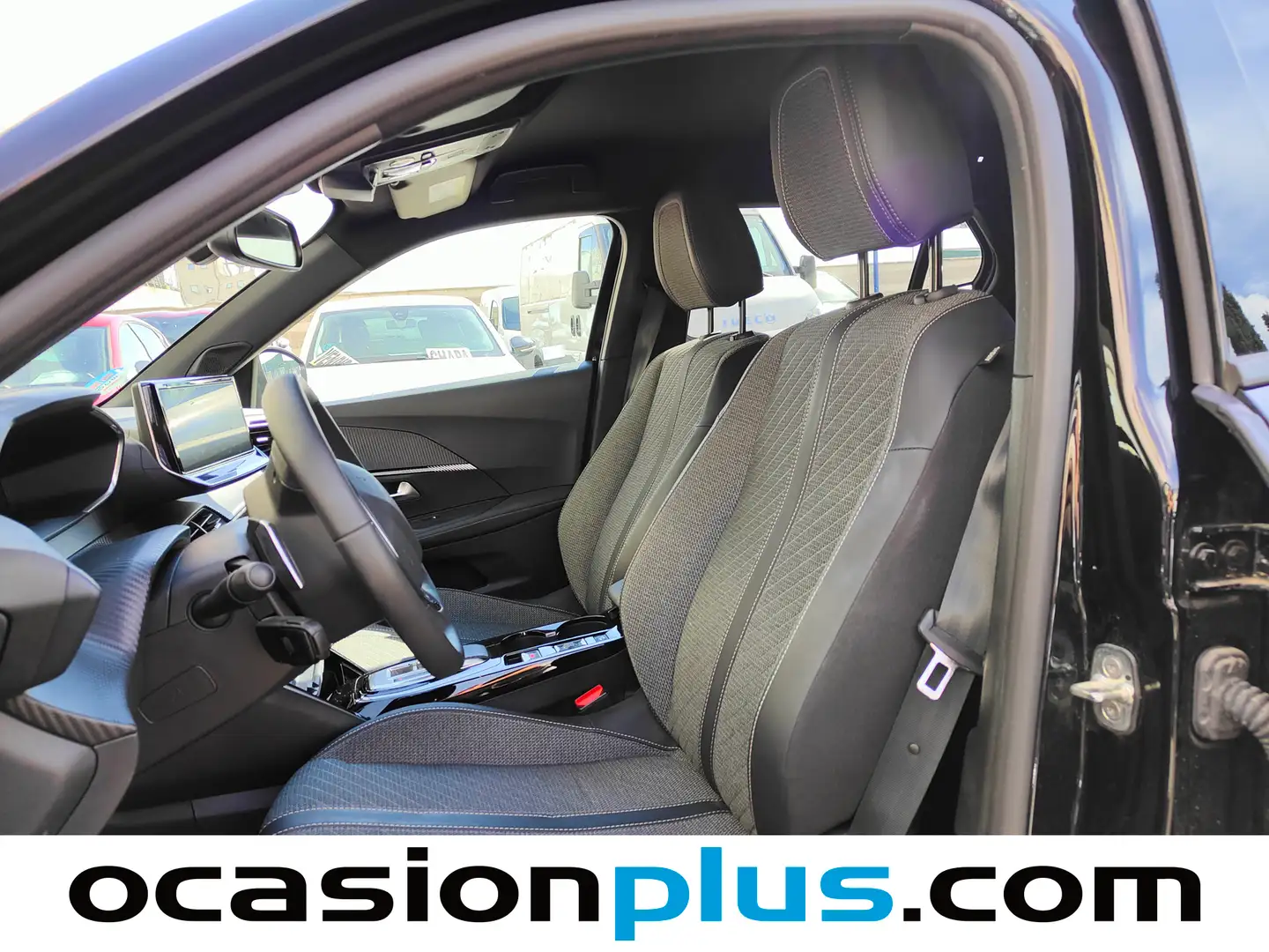 Foto Peugeot 2008 Peugeot 2008 Allure Hybrid eDCS6 (136 CV)