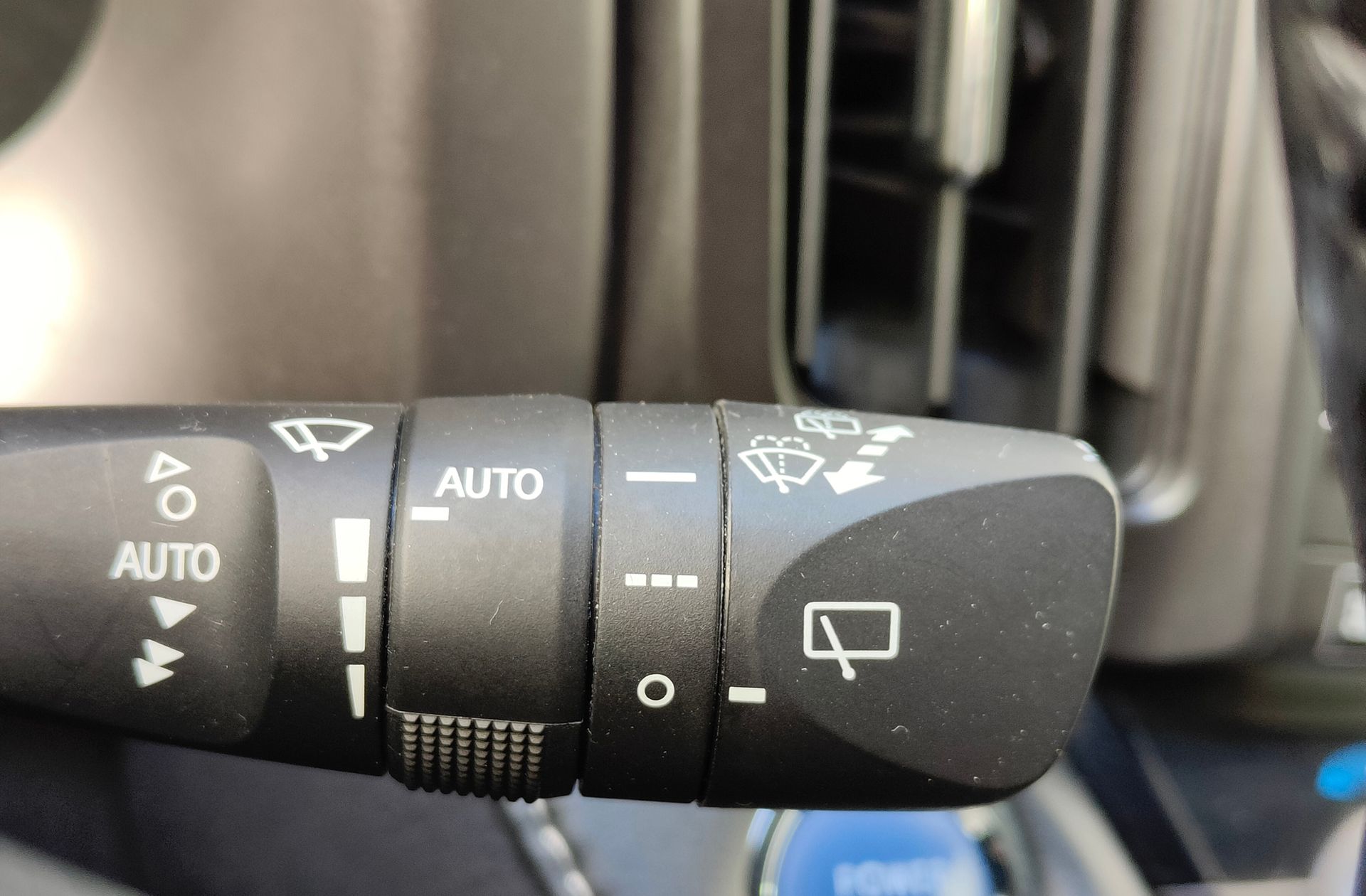 Toyota RAV4 2.5l Hybrid 4WD Feel! - foto 27
