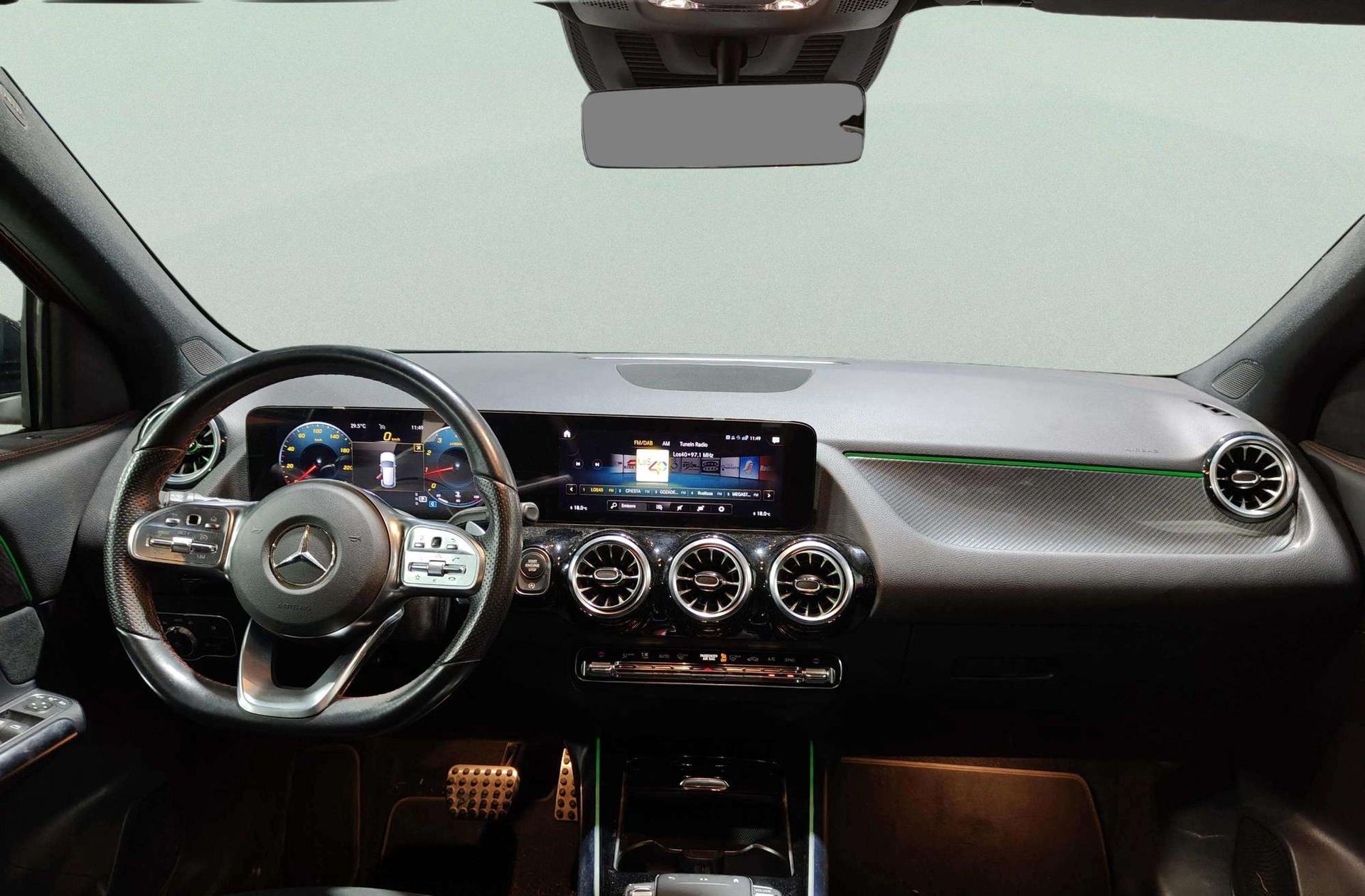 Mercedes-Benz GLA 200 Pack AMG - foto 8