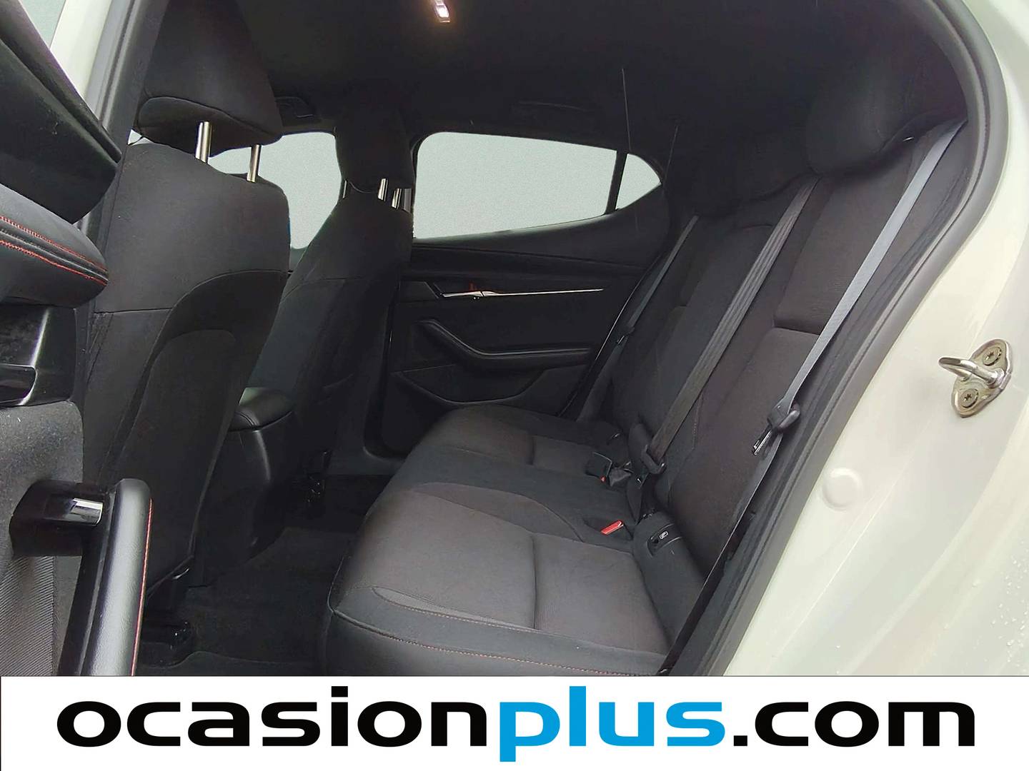 Foto asientos traseros Mazda Mazda3 Mazda Mazda 3 2.0 e-SKYACTIV-X Homura (186 CV)