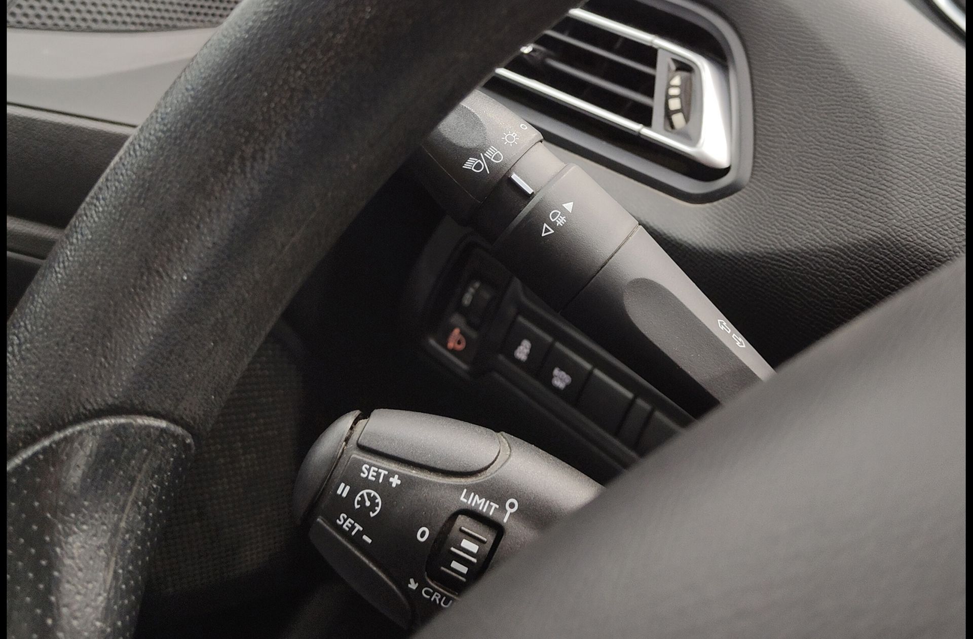 Peugeot 308 1.2 PureTech Access - foto 17