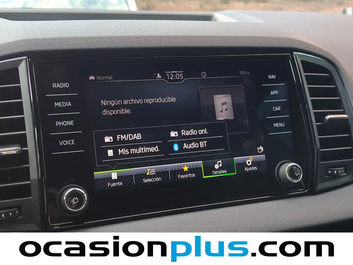 Foto Skoda Karoq Skoda Karoq 1.5 TSI ACT Sportline (150 CV)