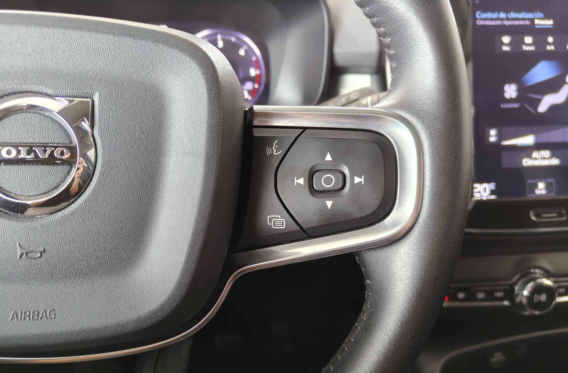 Volvo XC40 D3 Business Plus - foto 37