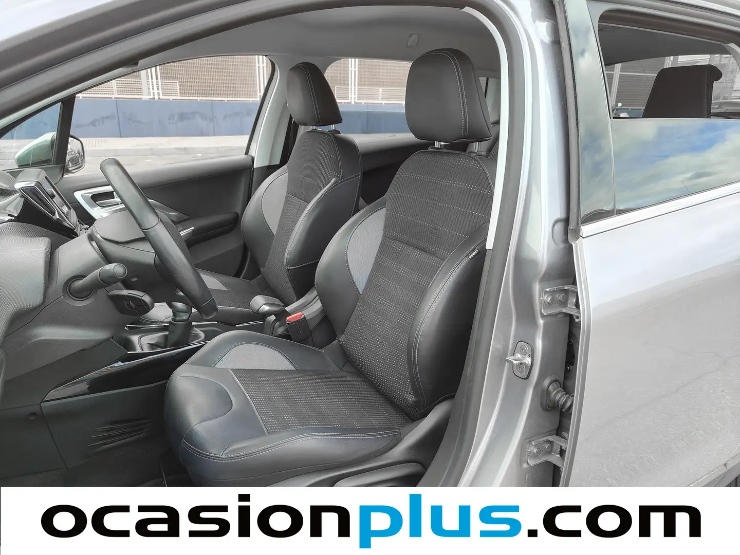 Foto Peugeot 2008 Peugeot 2008 BlueHDi 100 Allure (100 CV)