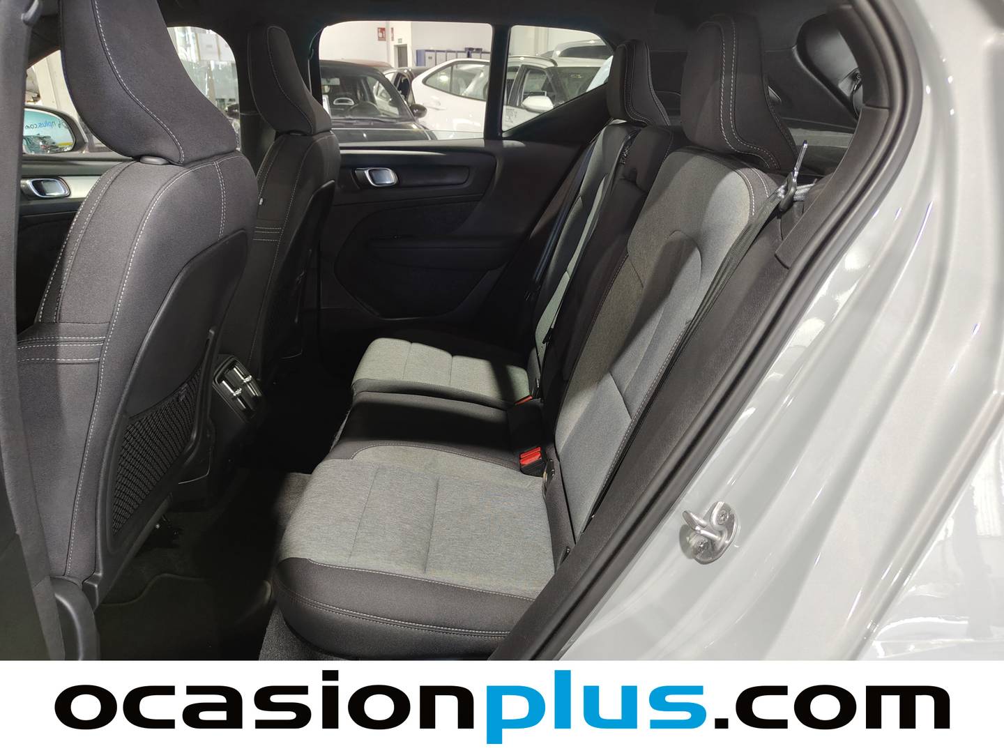 Foto Volvo XC40 Volvo XC40 B3 G Momentum Pro Auto (163 CV)