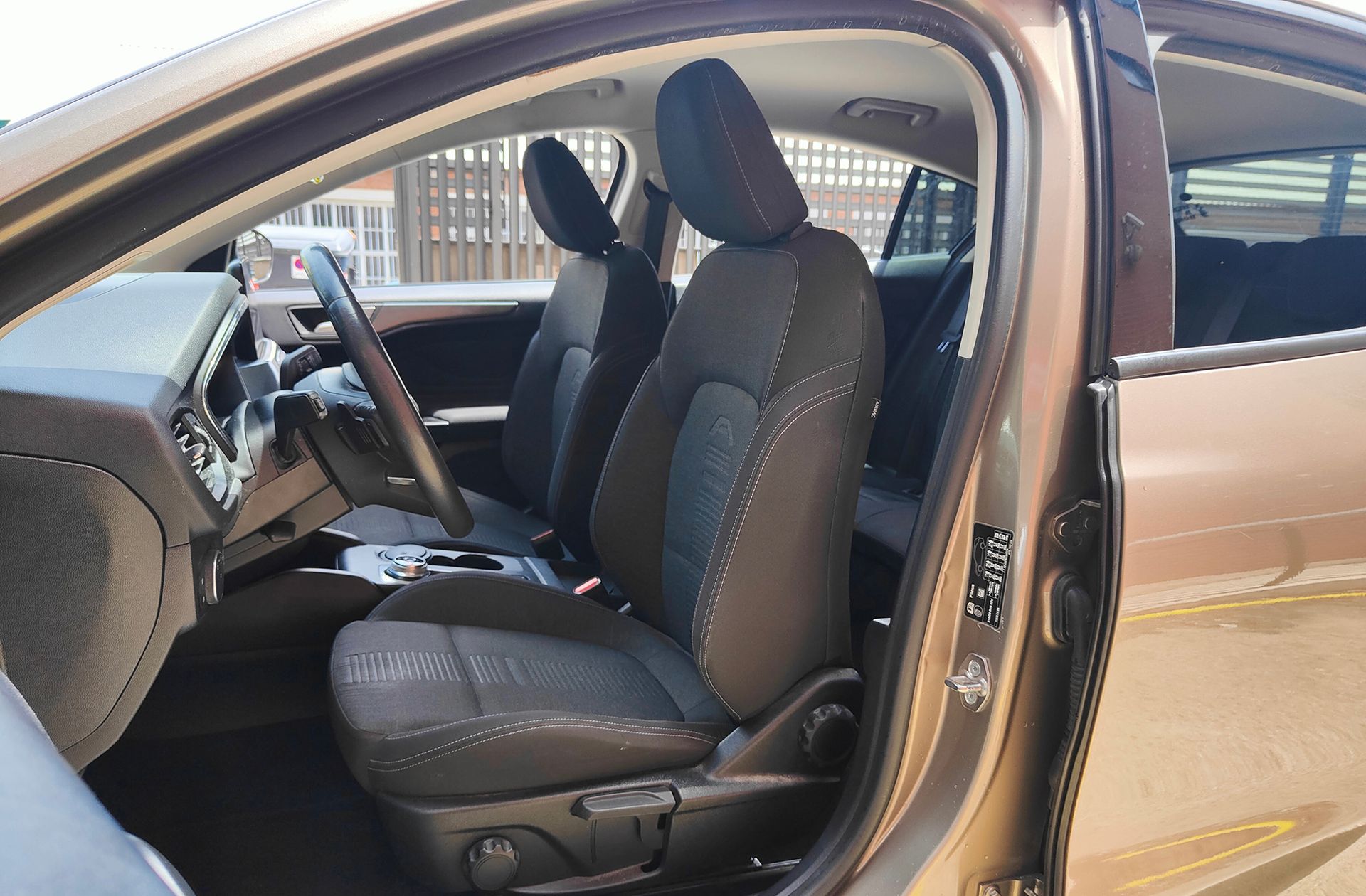 Ford Focus 1.0 EcoBoost Active - foto 11
