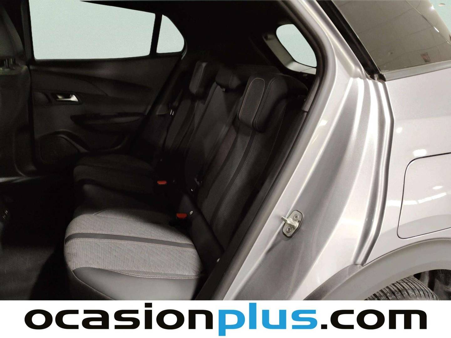 Foto asientos traseros Peugeot 2008 Peugeot 2008 Allure Hybrid eDCS6 (145 CV)