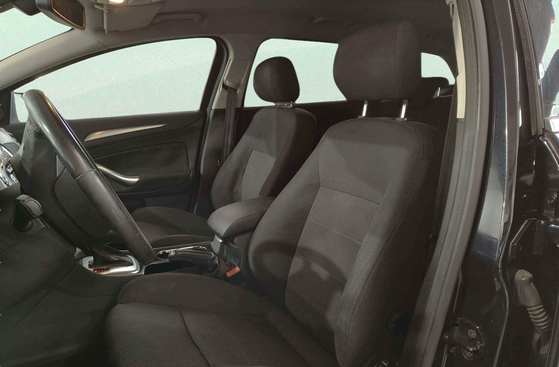 Ford Mondeo SportBreak 2.0 TDCi Titanium PowerShift - foto 9
