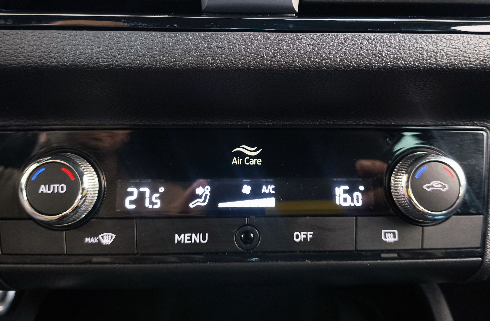 Škoda Kamiq 1.5 TSI Sport DSG - foto 33