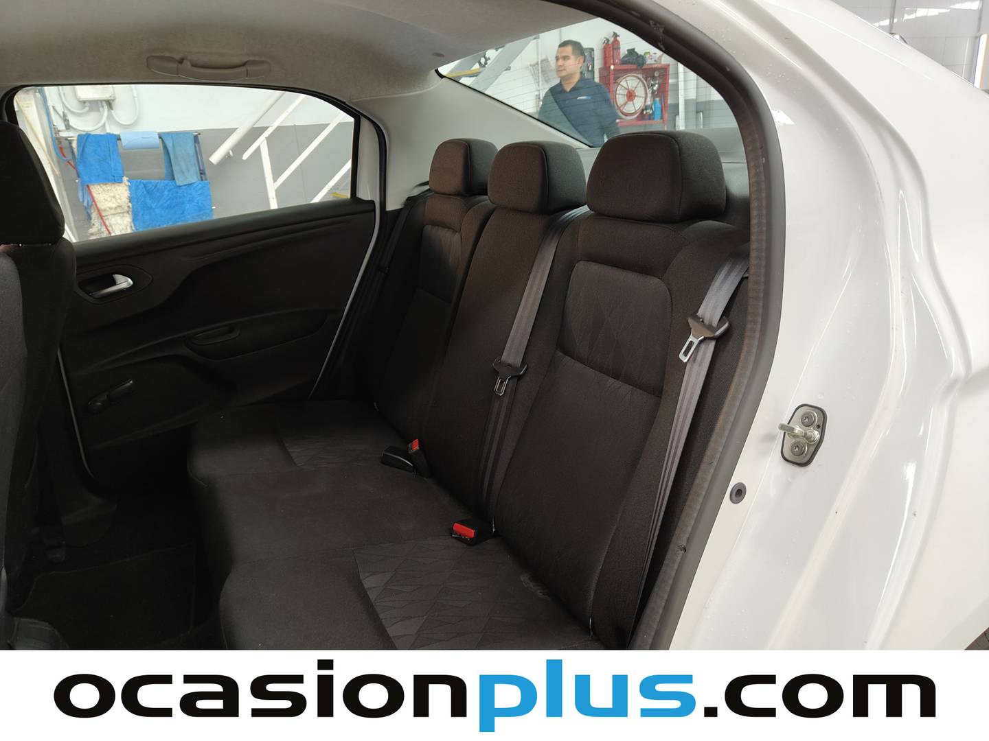 Foto Citroën C-Elysée Citroen C-Elysee BlueHDi 100 Feel  (102 CV)